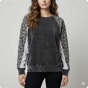 THML Sweater Womens Small Gray Black Raglan Leopard Sleeve Pullover Mixed Media